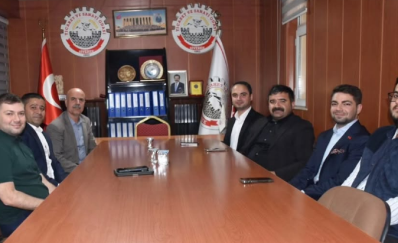 Siverek Baro Temsilcisi ve beraberindeki değerli avukatlar, Siverek Ticaret ve Sanayi Odası Yönetim Kurulu Başkanı Mustafa Hakkı BUCAK'I makamında ziyaret etti.